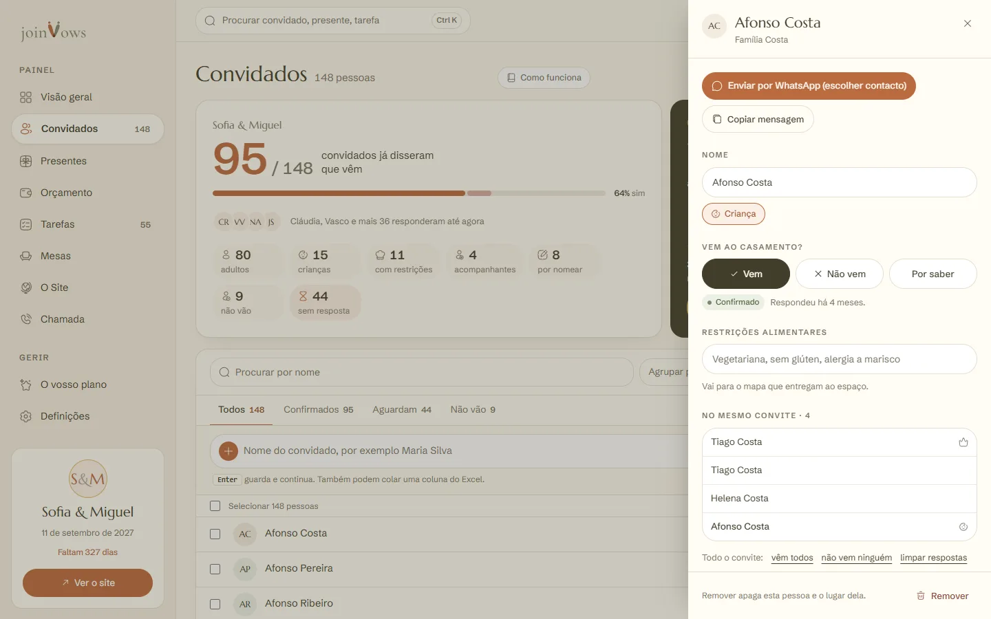 A ficha de uma pessoa, com a pergunta Vem ao casamento?
