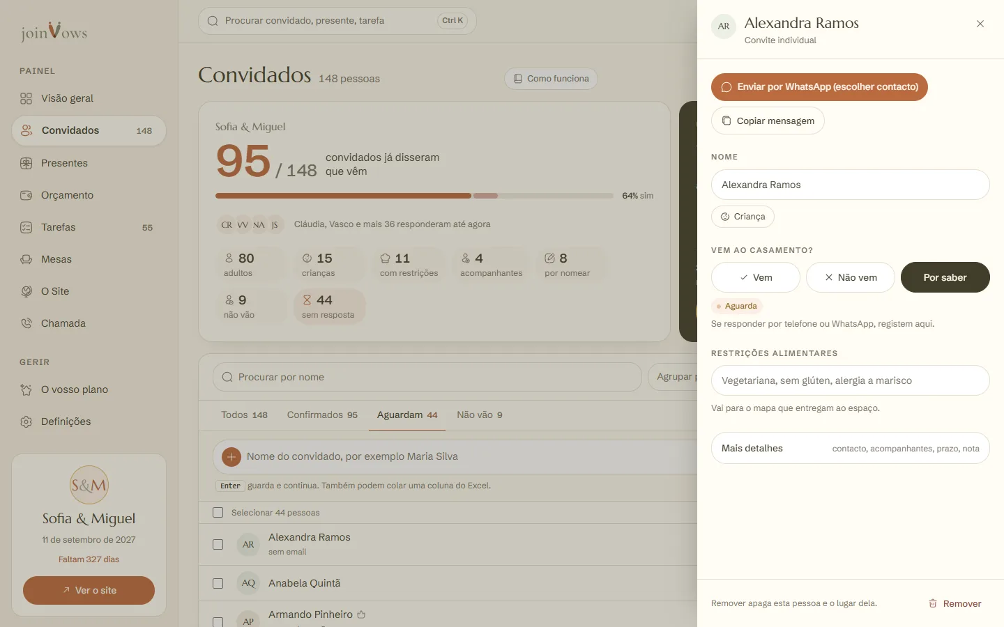 A ficha de um convidado, com Enviar por WhatsApp no topo